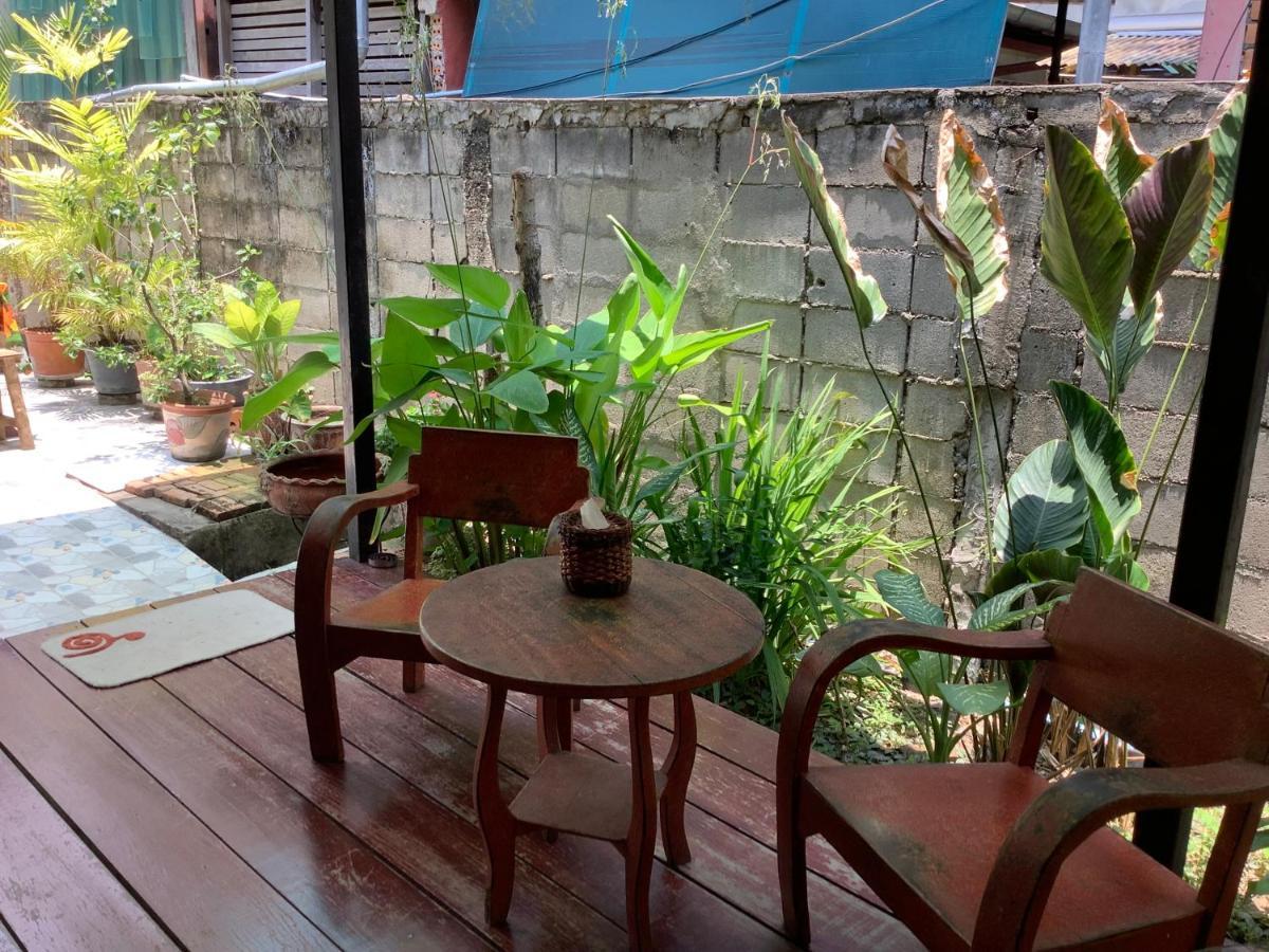 Tata Guesthouse Chiang Mai Exterior foto